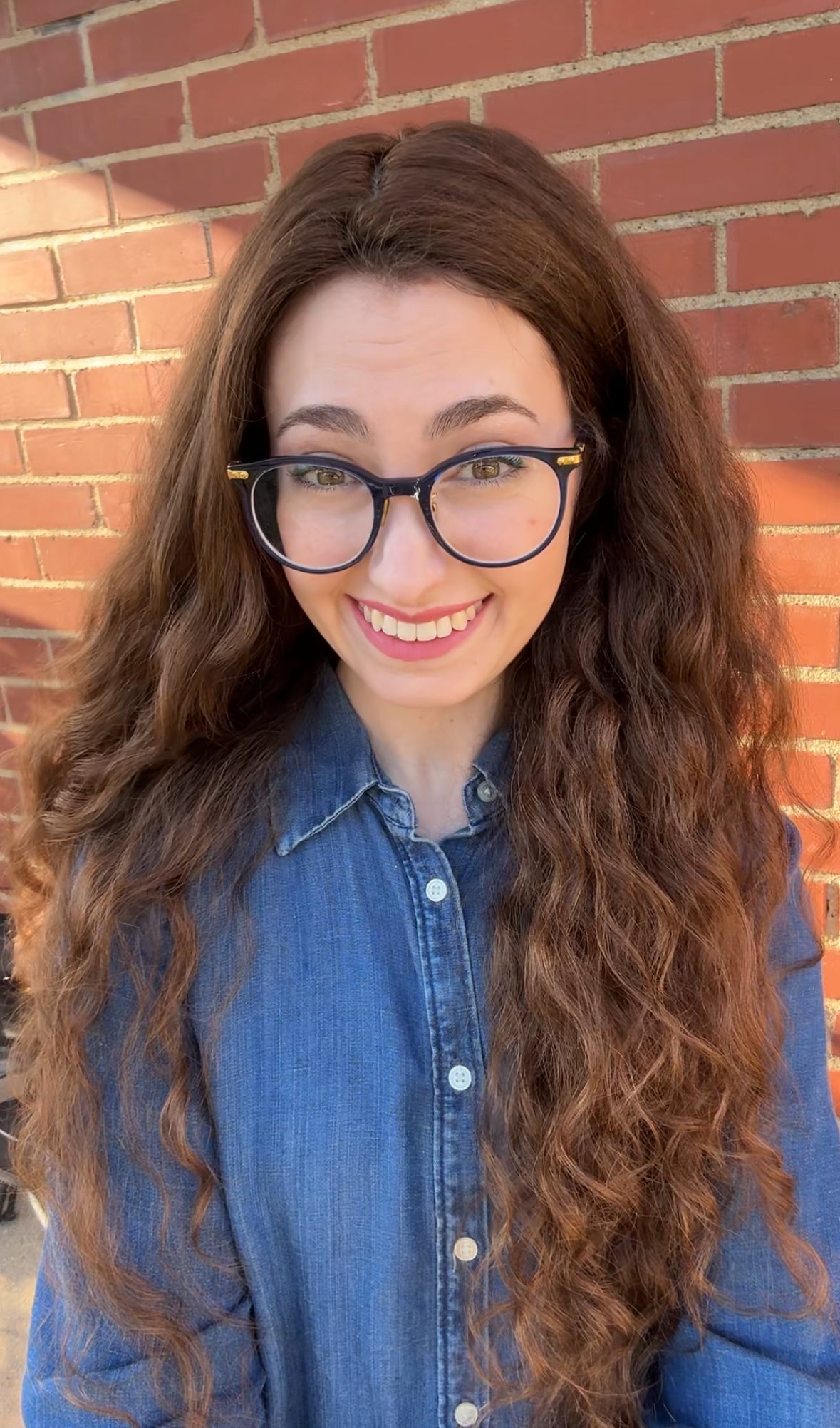 Addie 30" Silk Top Wig (M) - Tousled Hair