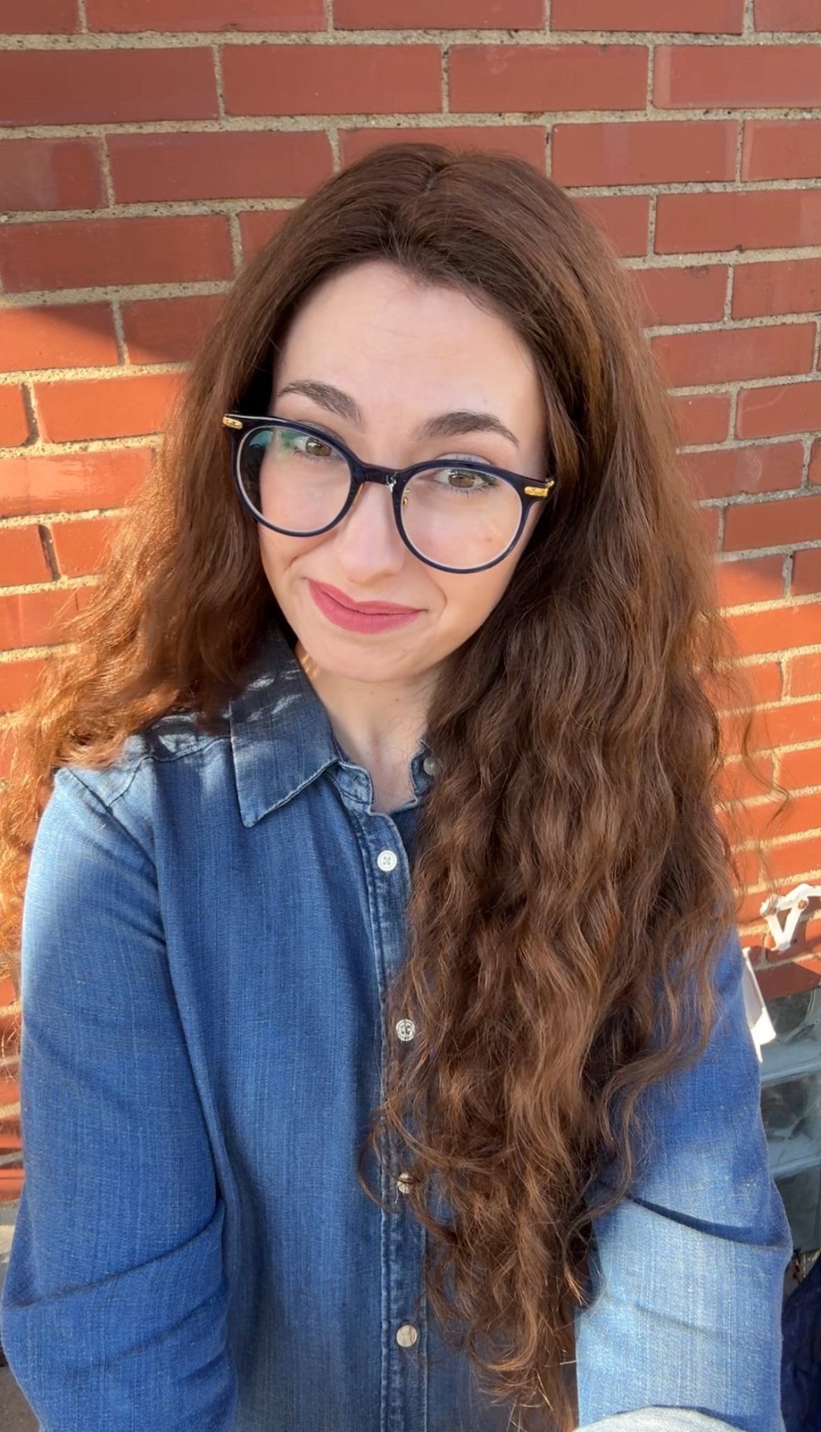 Addie 30" Silk Top Wig (M) - Tousled Hair