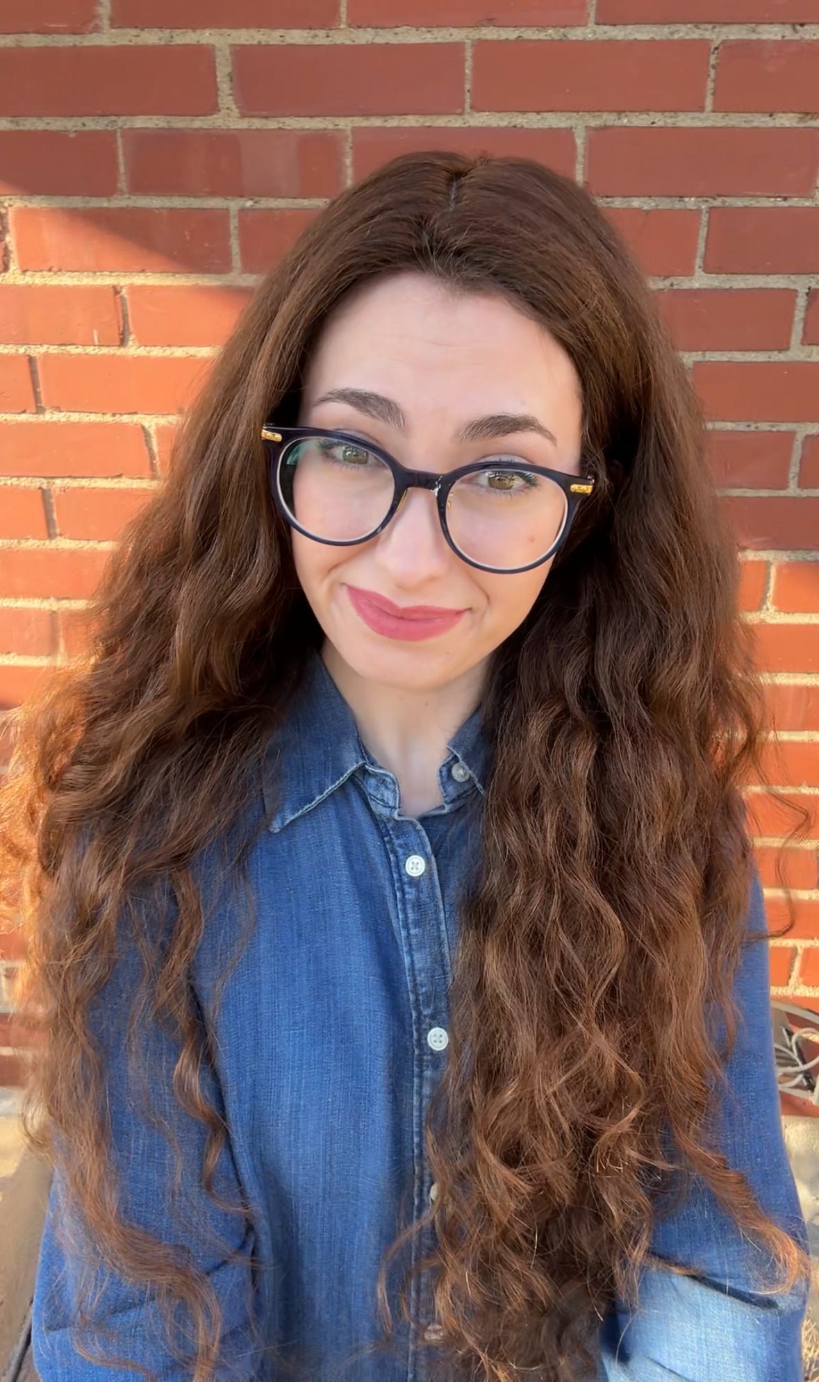 Addie 30" Silk Top Wig (M) - Tousled Hair