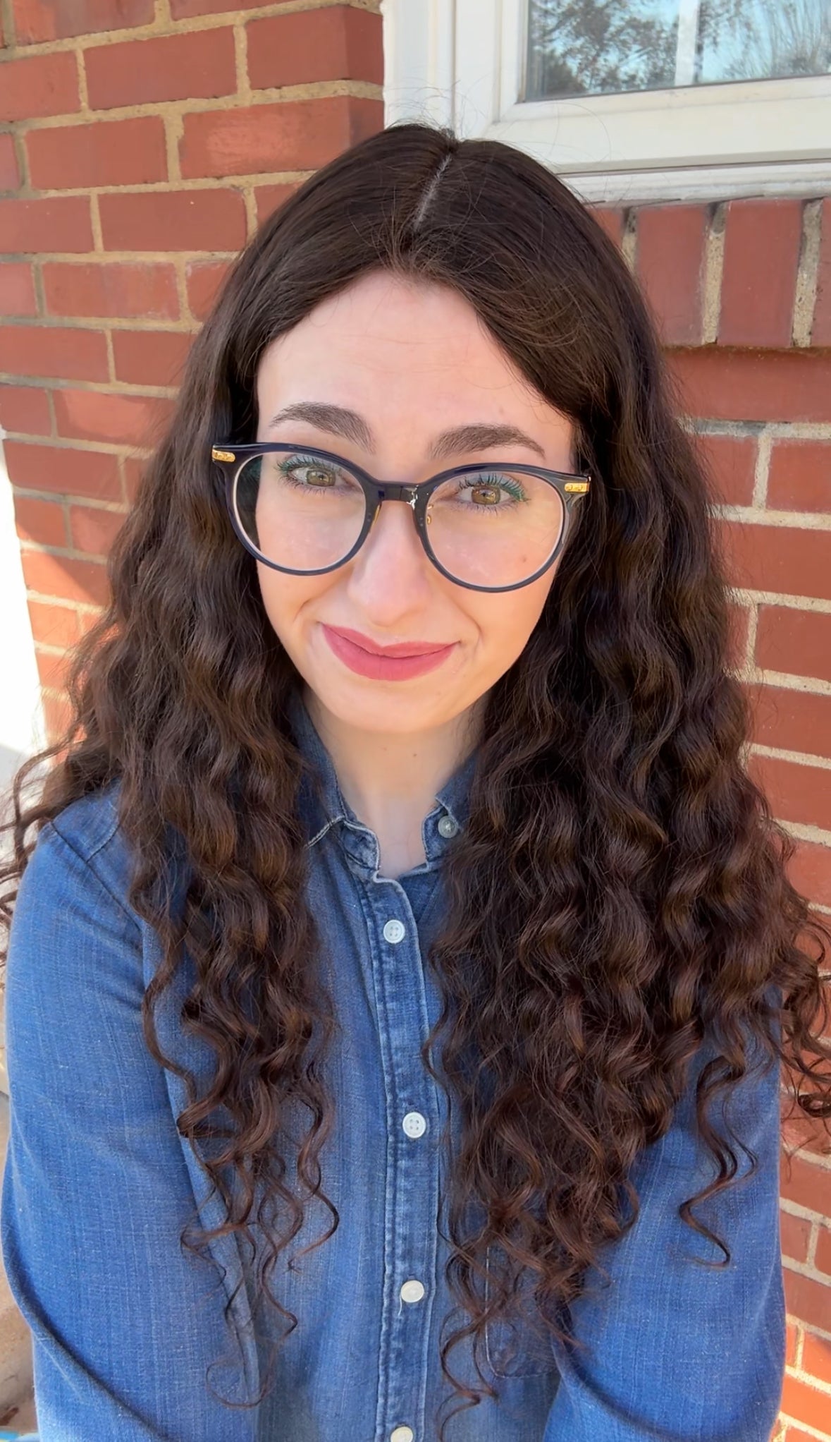 Nola 26" Silk Top Wig - Tousled Hair