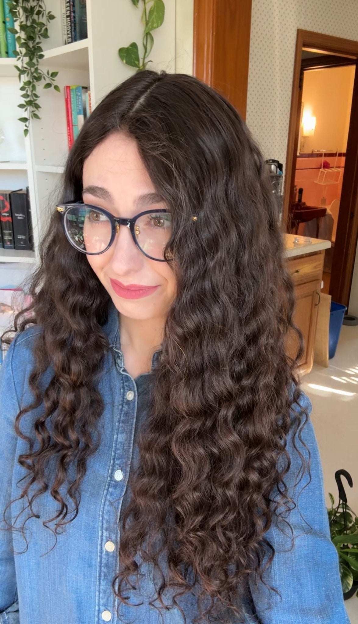 Nola 26" Silk Top Wig - Tousled Hair