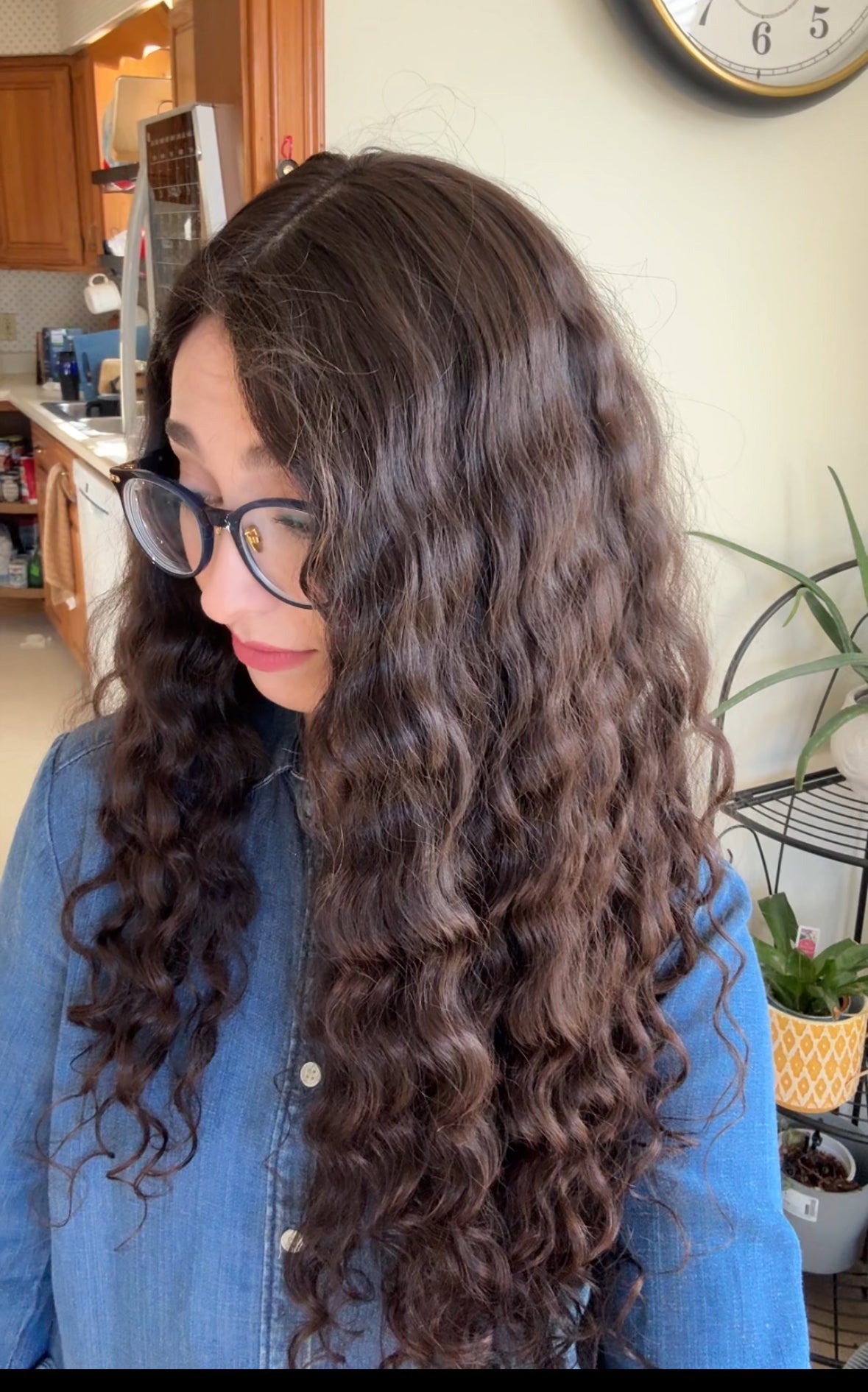 Nola 26" Silk Top Wig - Tousled Hair