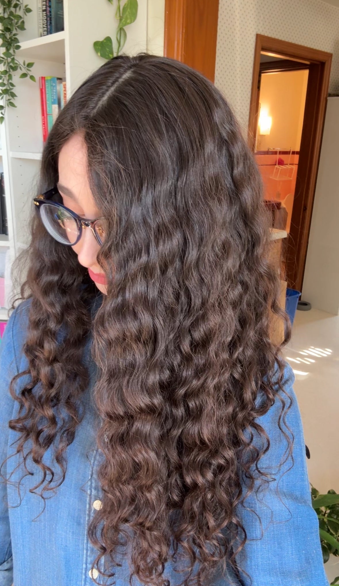 Nola 26" Silk Top Wig - Tousled Hair