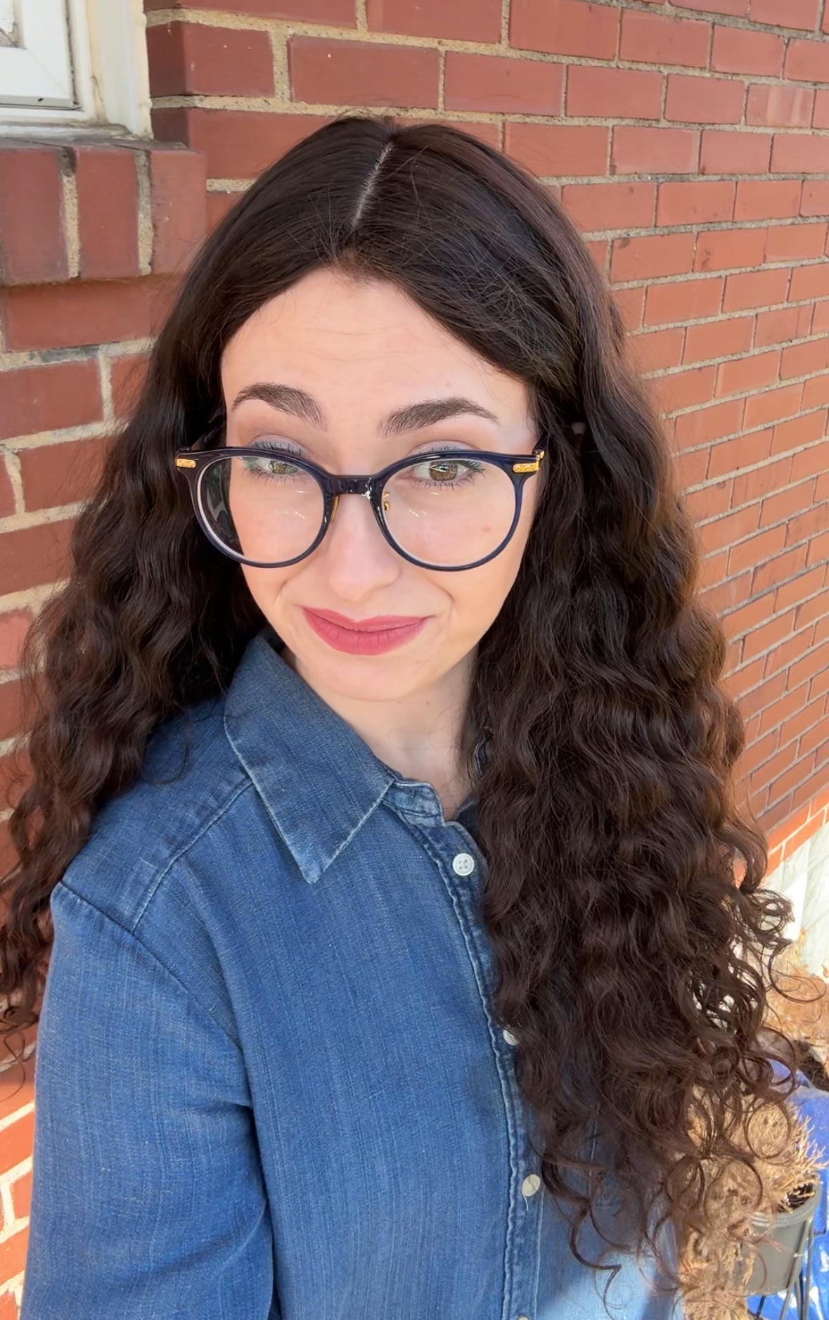 Nola 26" Silk Top Wig - Tousled Hair