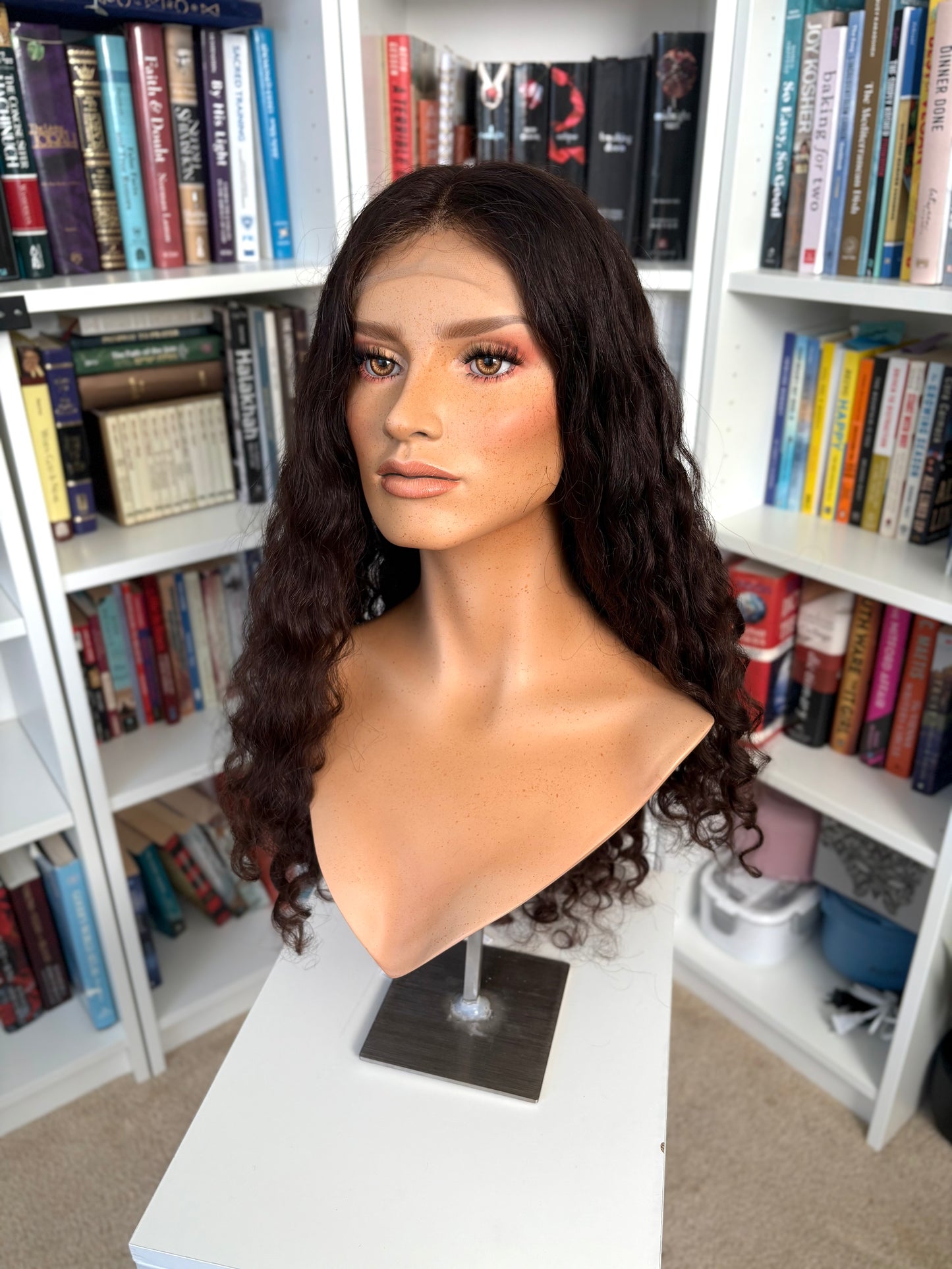 Nola 24" Lace Top Wig (M)