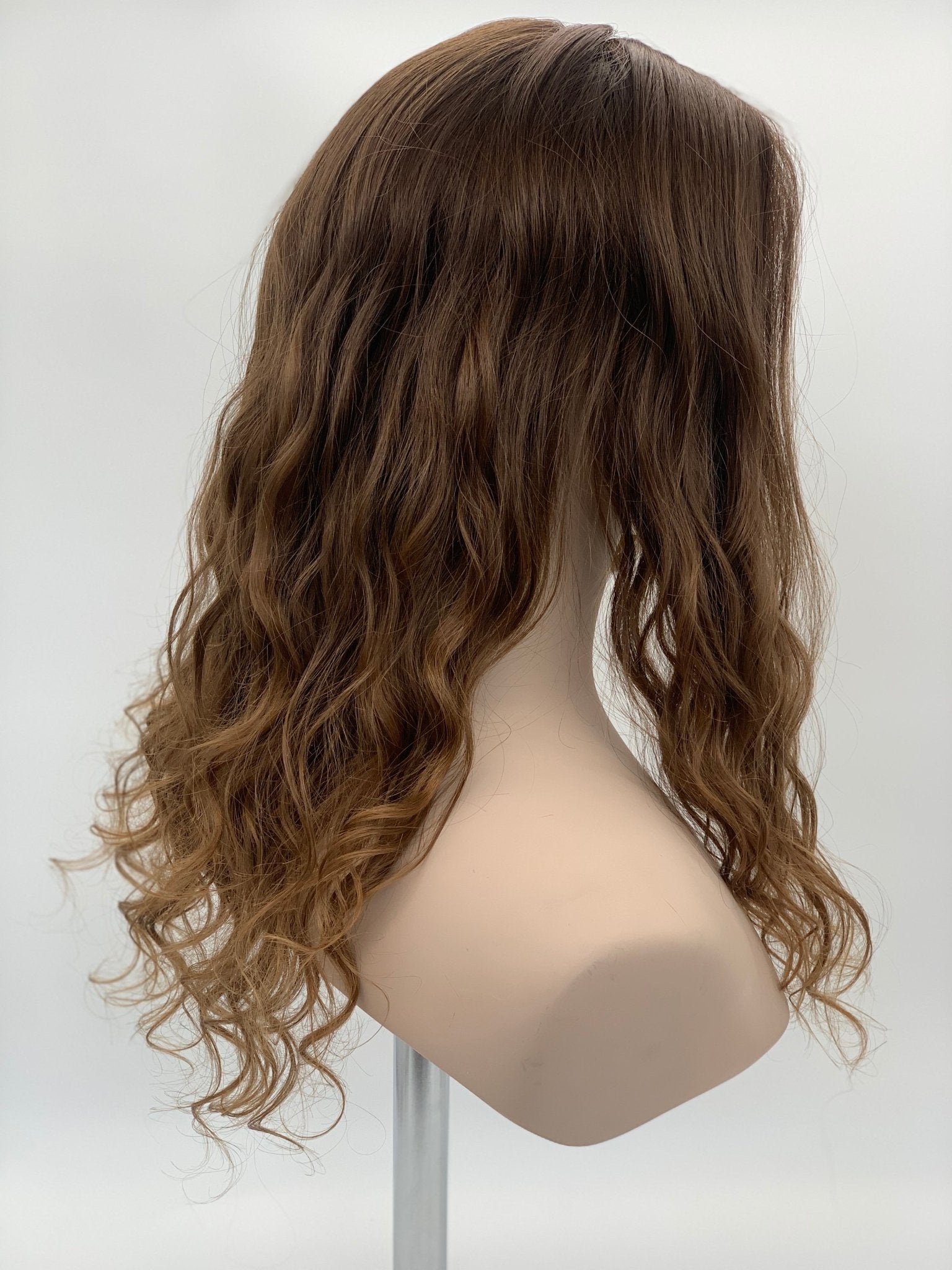 Addie Silk Topper 18” 8x9 - Topper - Tousled Hair